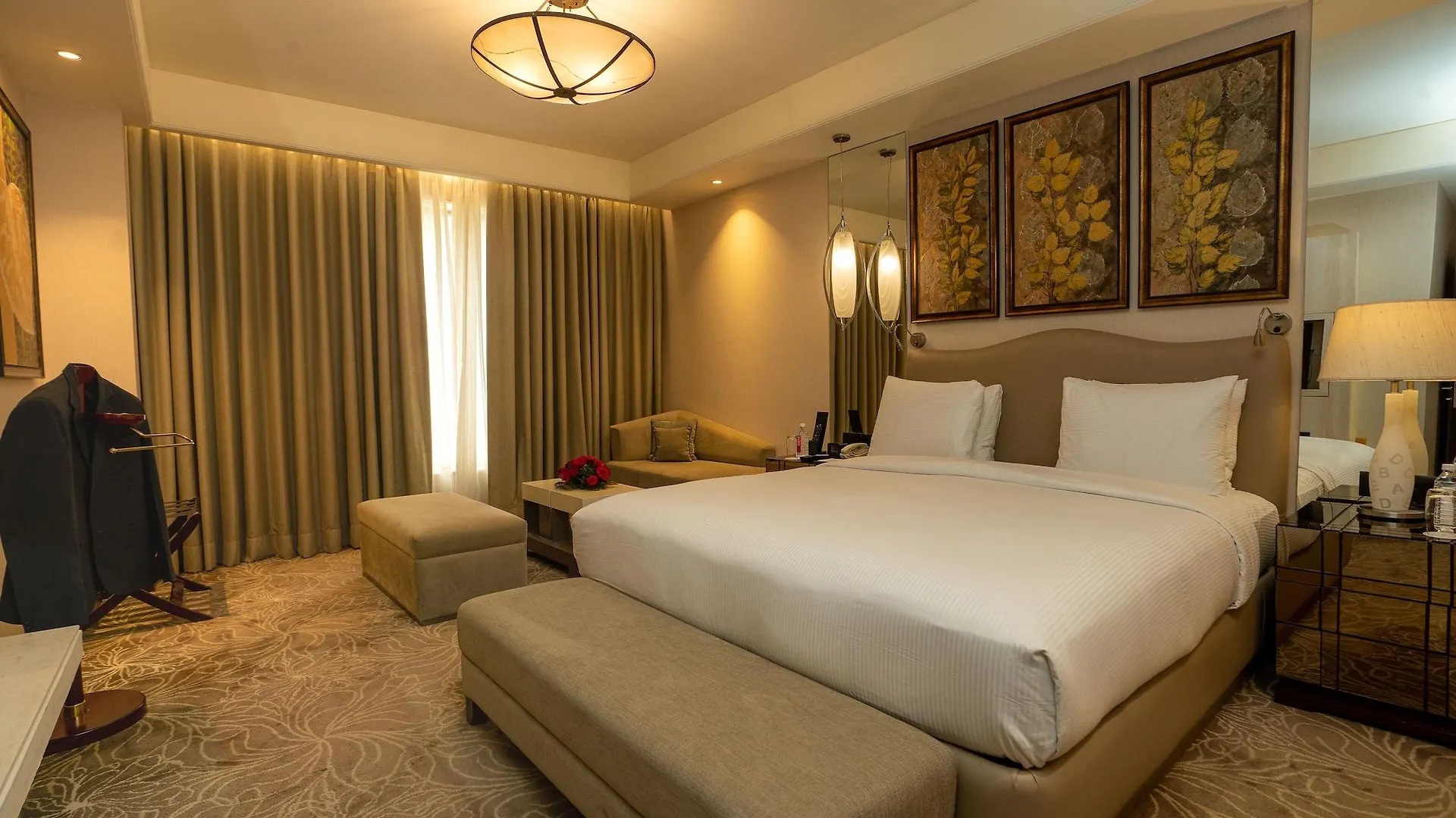 Отель Doubletree By Hilton Agra  Агра