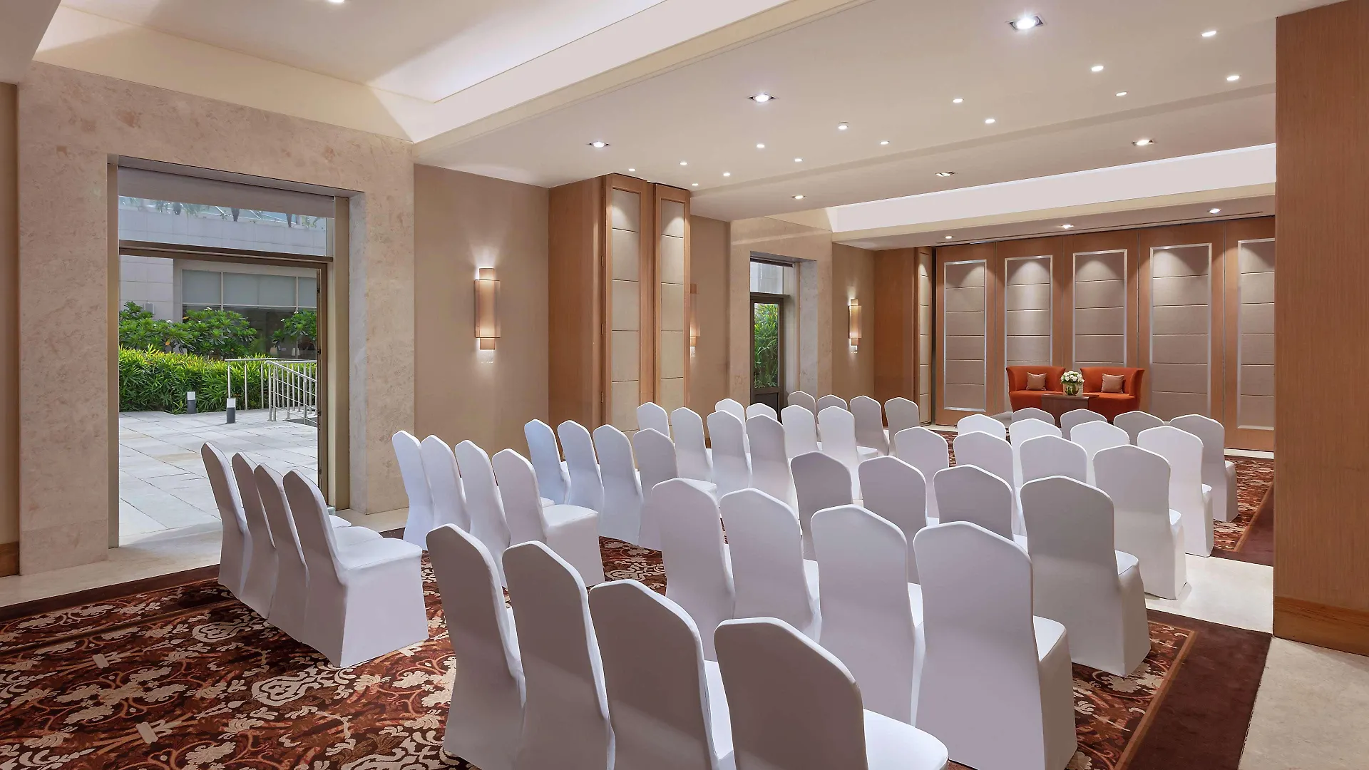 Отель Doubletree By Hilton Agra
