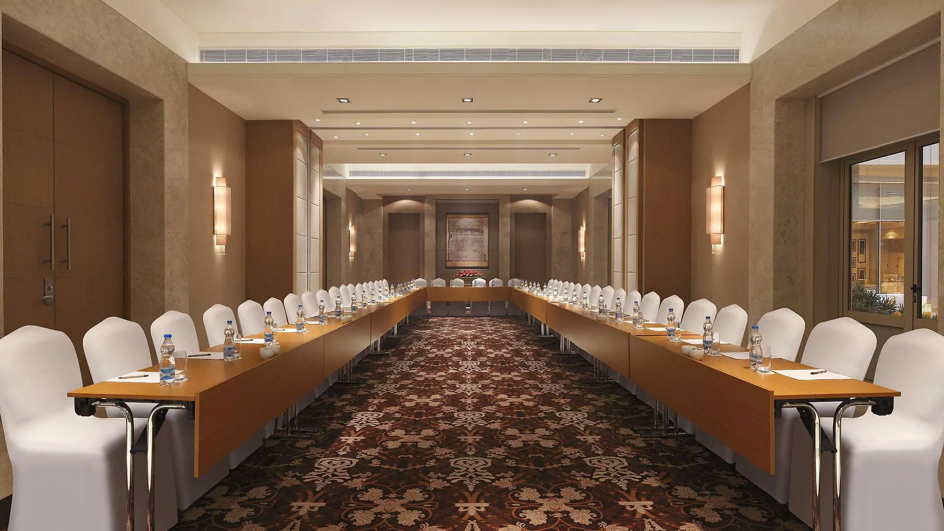 Doubletree By Hilton Agra Hotel