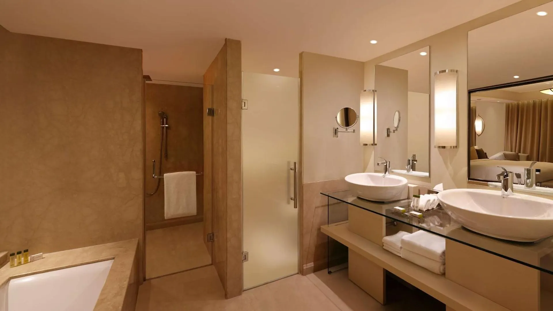 Doubletree By Hilton Agra Hotel