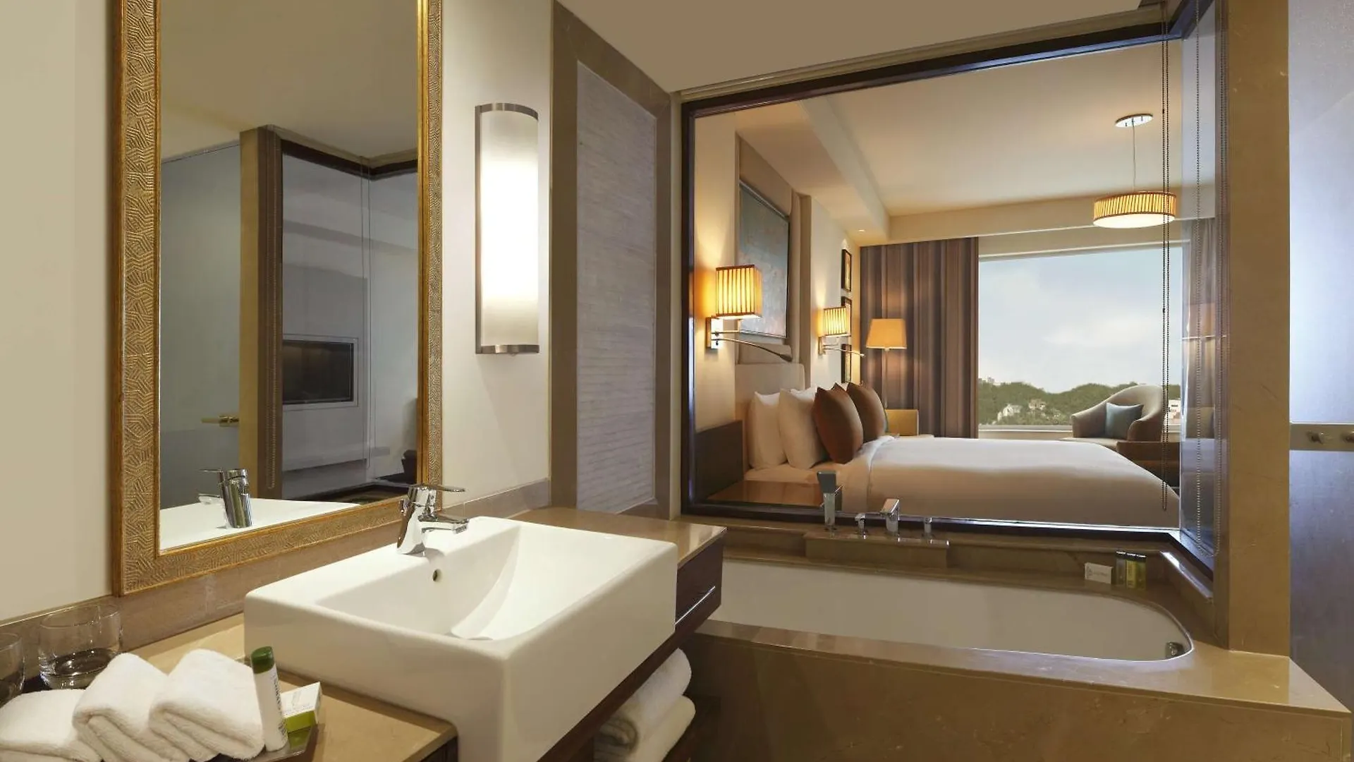 Doubletree By Hilton Agra Hotel  Agra (Uttar Pradesh)