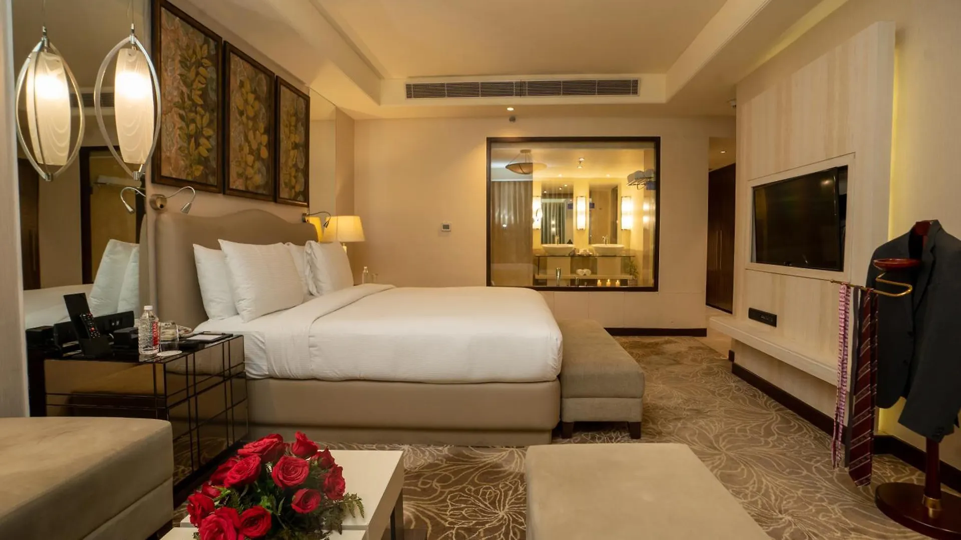 Doubletree By Hilton Agra Hotel
