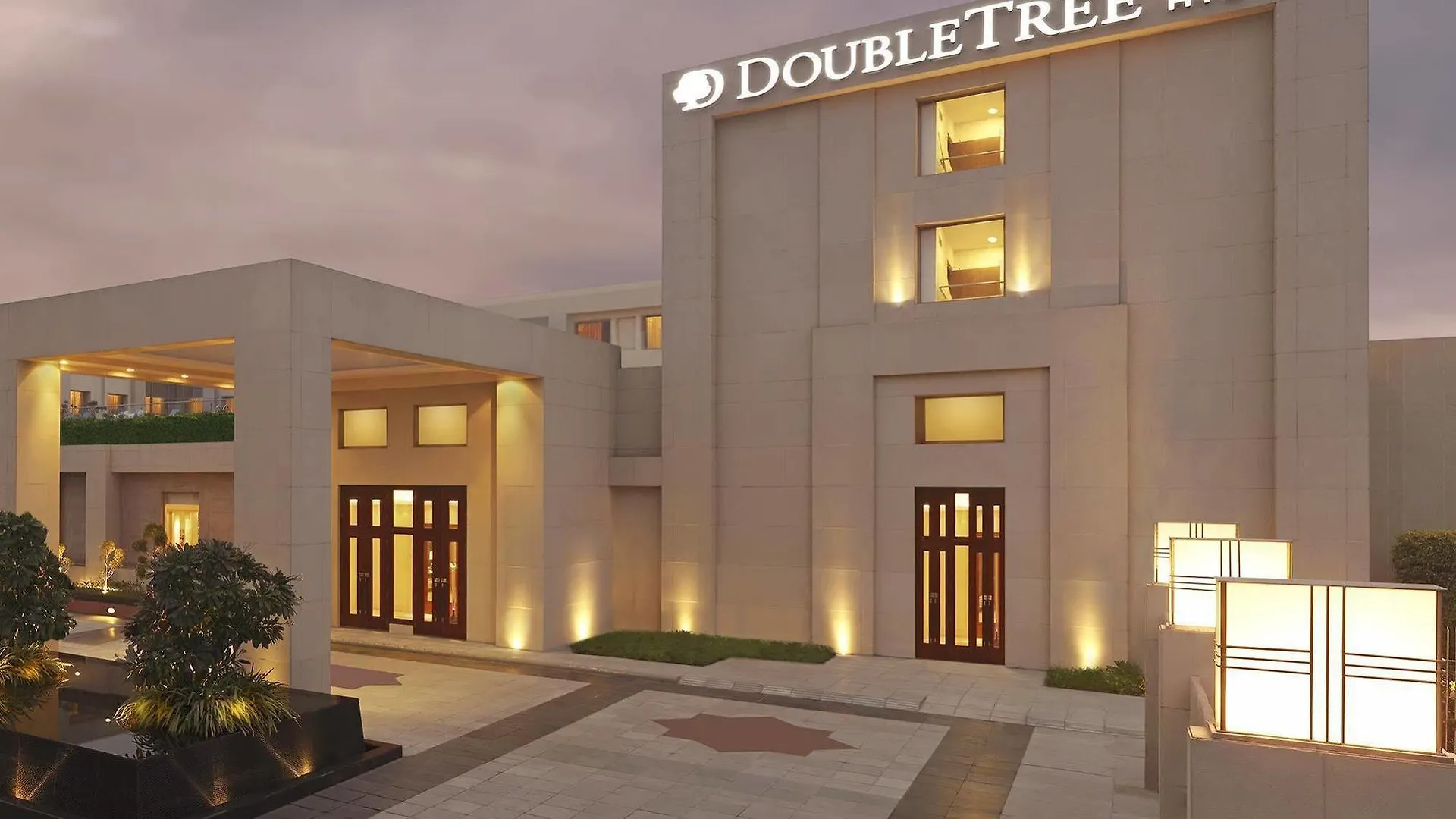 Отель Doubletree By Hilton Agra