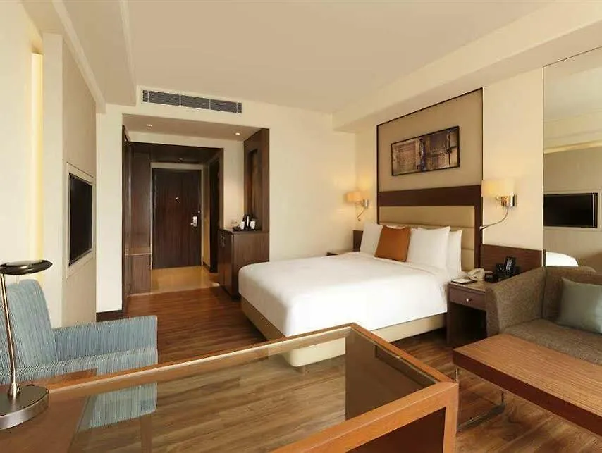 Отель Doubletree By Hilton Agra